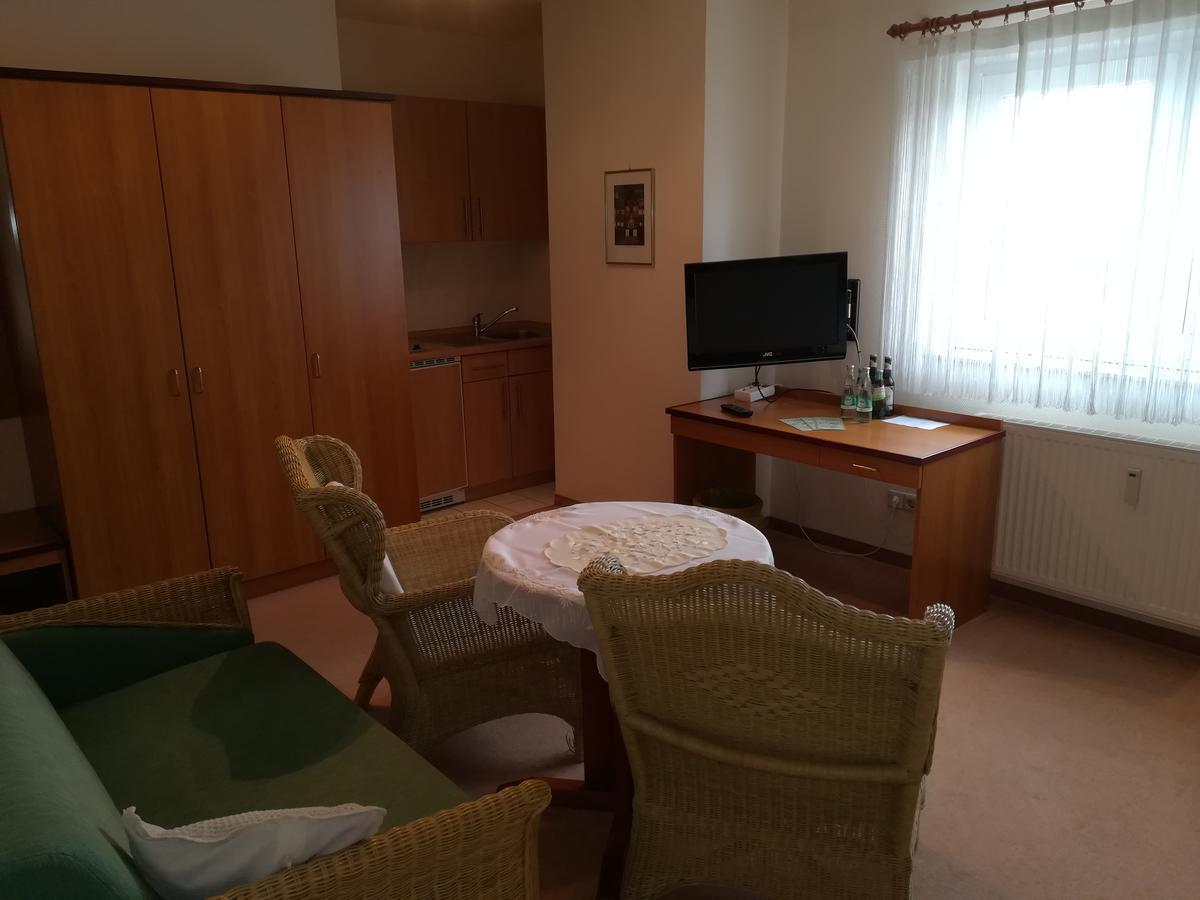 Weinbau & Pension "8Zeilen" Golk Экстерьер фото